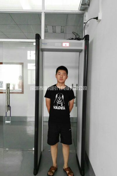 深圳大型手機制造廠(chǎng)采購維和時(shí)代代理的Rapiscan METOR6S進(jìn)口金屬探測安檢門(mén)[圖文]