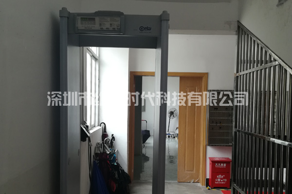 東莞僑福首飾采購我司代理的意大利啟亞HI-PE進(jìn)口品牌安檢門(mén)[圖]